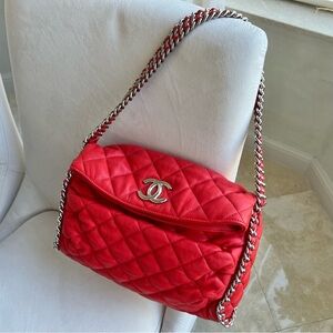 CHANEL 🔥 Vibrant Red Quilted Chain Shoulder Bag with Silver CC Logo